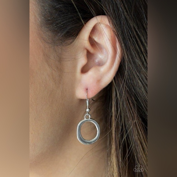 Necklace - Picture 3 of 3